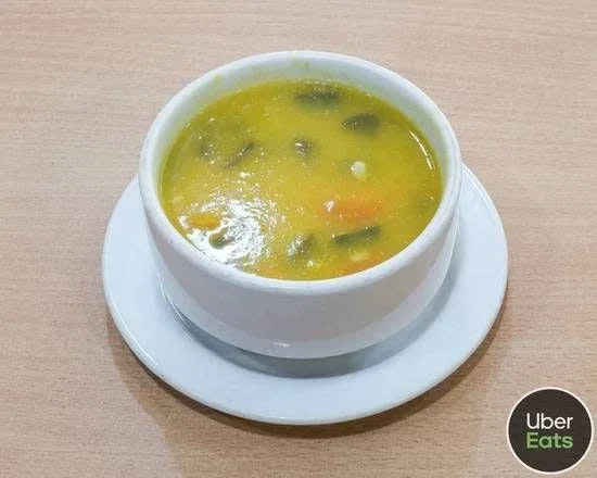 Tigela de sopa de legumes caseira